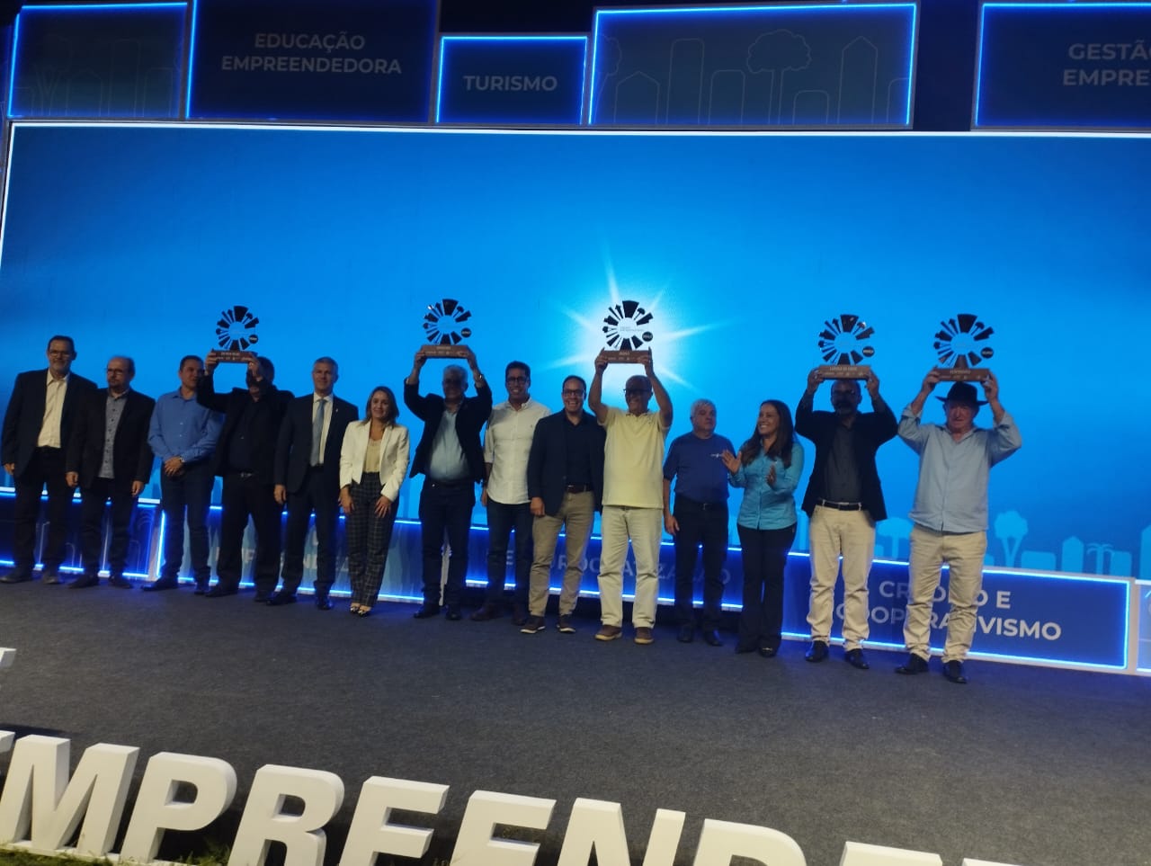 Imagem da notícia: Brejetuba é destaque na entrega do Prêmio Cidade Empreendedora do Sebrae em Vitória