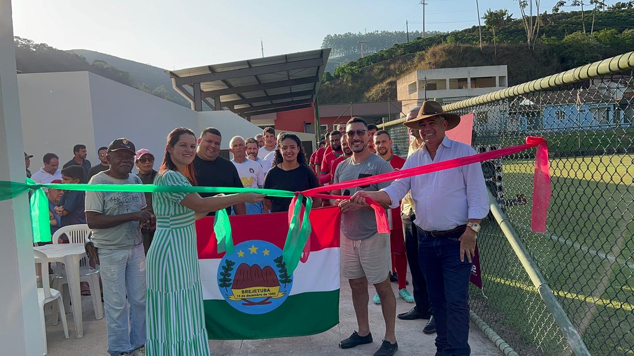 Imagem da notícia: Prefeitura inaugura a nova arquibancada com lanchonete no Estádio Urbano Tristão